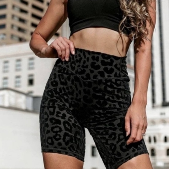 Balance Athletica Pants - Balance Athletica  Lux Rider Short Black Leopard SZ M